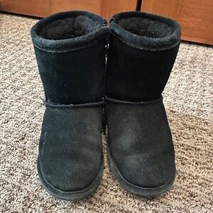 Black Bear Paw Boots